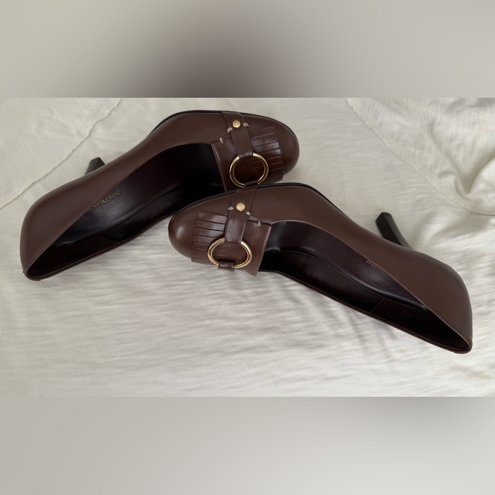 ANNE KLEIN WOMEN’S BROWN LEATHER PUMPS WITH GOLD BUCKLE SIZE 8.5 BRAND NEW - Picture 4 of 11